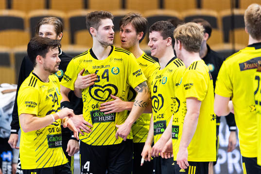 Sävehofs Rune Schröder och Pontus Brolin jublar