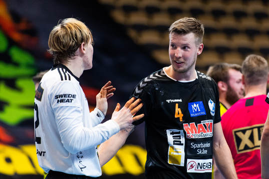 Sävehofs målvakt Simon Möller och Kristianstads Adam