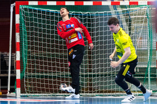 Kristianstads målvakt Espen Christensen deppar