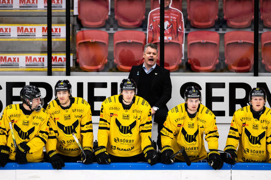 Västerås bås och assisterande tränare Lars