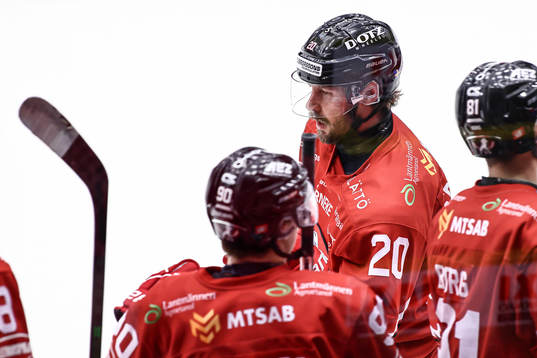 Vita Hästens Marcus Eriksson jublar
