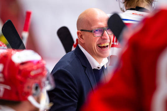 Timrås tränare Fredrik Andersson reagerar