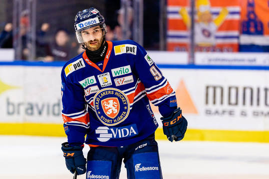 Växjös Andrew Calof jublar