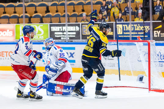 s Filip Sandberg jublar