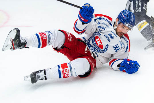 Oskarshamns Nolan Zajac faller