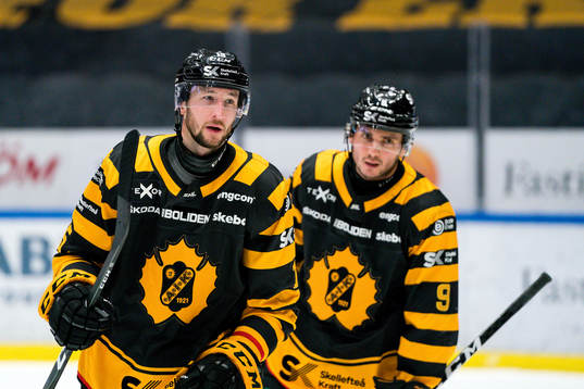Skellefteås Melker Karlsson och Darren Nowick