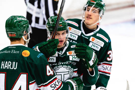Tingsryds Filip Cederqvist jublar