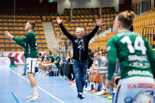 Kristianstads tränare Ulf Larsson agerar