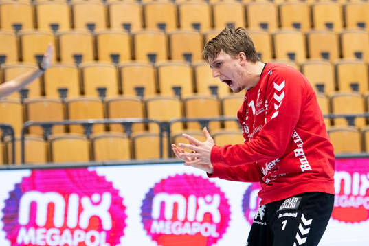 Varbergs målvakt Carl Aronius deppar