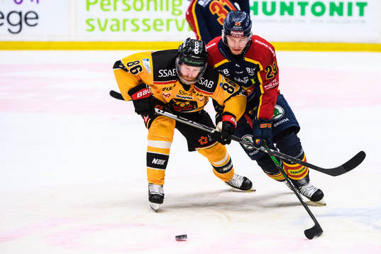 Luleås Linus Klasen och Djurgårdens Sebastian Strandberg