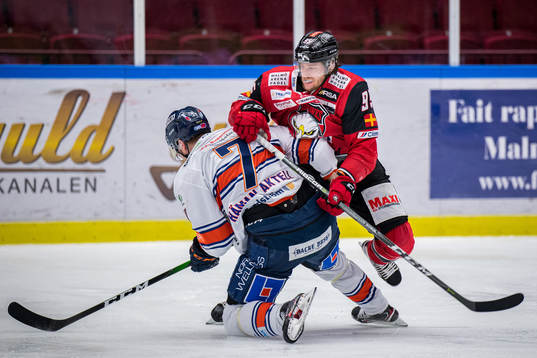 Malmö Redhawks Carl Persson och Växjös Hardy Häman