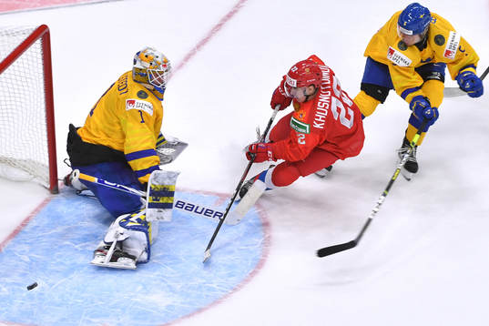 Jesper Wallstedt of Sweden makes a save