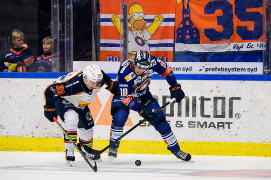 Djurgårdens Sebastian Strandberg och Växjös Marcus
