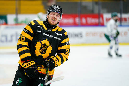 Skellefteås Jesper Frödén har ont
