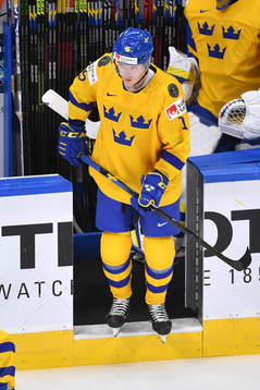 Simon Holmström of Sweden steps