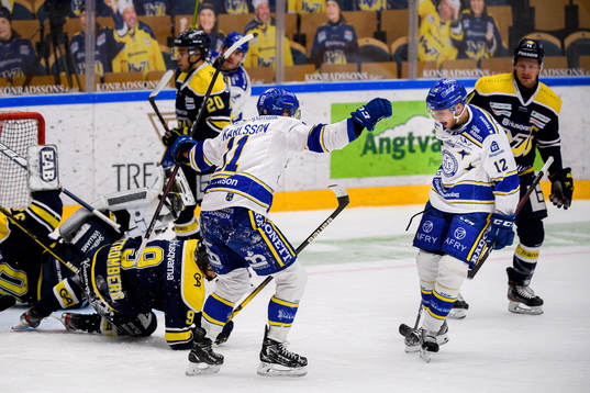 Leksands Martin Karlsson och Fredrik Forsberg jublar