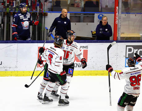 Örebros spelare jublar