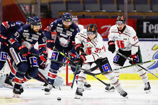 Linköpings Jarno Kärki och Jonas Junlan, Örebros Glenn
