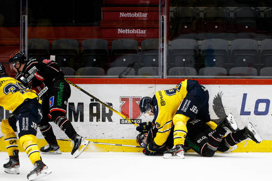 s Didrik Strömberg och Örebros Emil Larsson