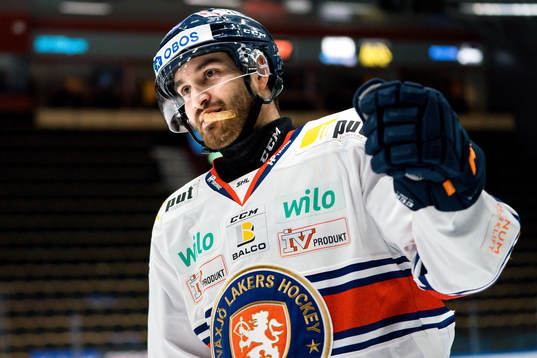 Växjös Andrew Calof jublar
