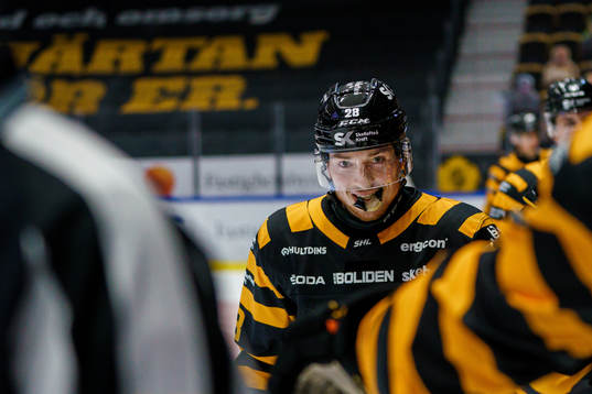 Skellefteås Jesper Frödén jublar