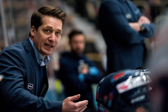 Växjös tränare Sam Hallam