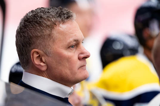 s assisterande tränare Stephan Lundh