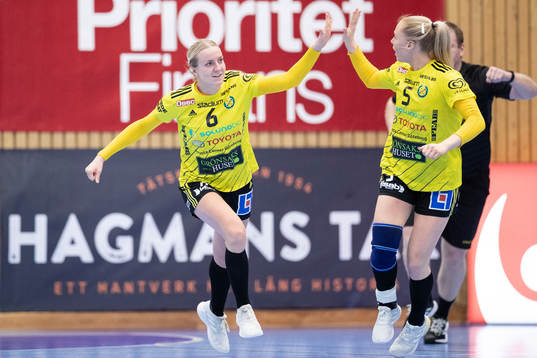 Sävehofs Trine Wacker Mortensen och Mathilda Lundström