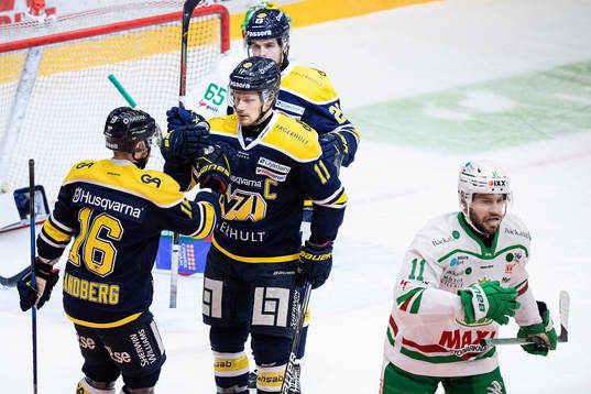 s Simon Önerud jublar