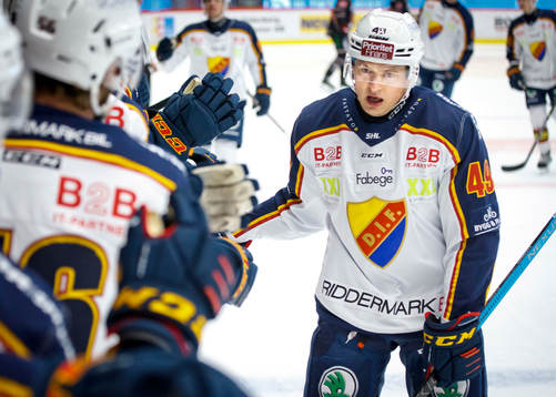 Djurgårdens Rhett Rakhshani jublar vid 0-1-målet