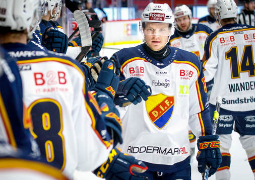 Djurgårdens Tobias Ekberg jublar vid 0-2-målet