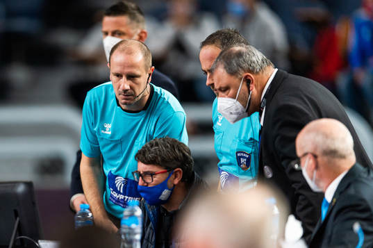 Referees Matija Gubica and Boris Milosevic