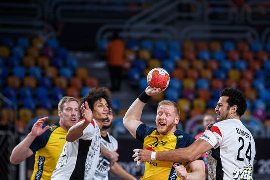 Jim Gottfridsson of Sweden against Ibrahim Elmasry of Egypt