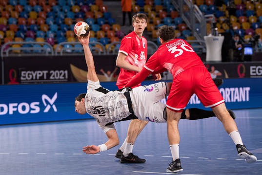 Ahmed Elahmar of Egypt and Aleksandr Ermakov of Russia