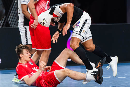 Sergei Kosorotov of Russia and Yehia Elderaa of Egypt