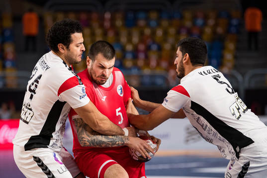 Dmitrii Kiselev of Russia against Ibrahim Elmasry and Yahia