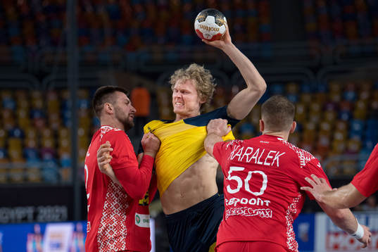 Alfred Jönsson of Sweden against Aliaksei Ushal and Artsem