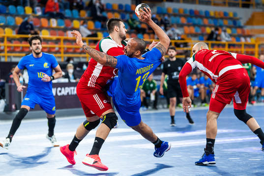 Bence Bánhidi of Hungary and Rogeiro Moraes of Brazil