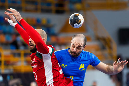 Adrián Sipos of Hungary and Henrique Teixeira of Brazil