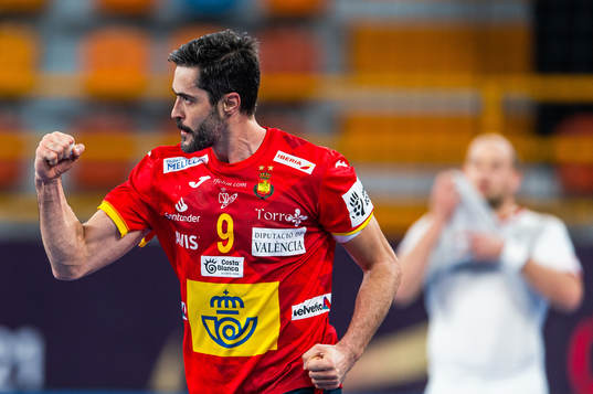 Raul Entrerrios Rodriguez of Spain celebrates