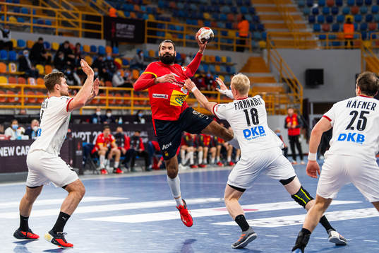 Jorge Maqueda Peno of Spain against Johannes Golla,