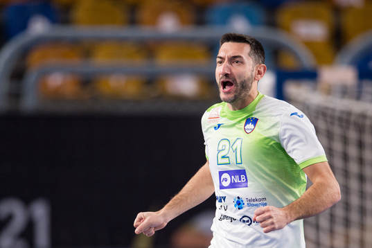 Dragan Gajic of Slovenia celebrates