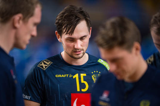 Hampus Wanne of Sweden looks dejected