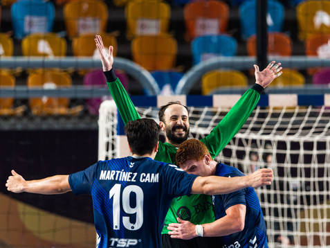 Pedro Cami Martinez, goalkeeper Sergio Carlos Leonel Maciel
