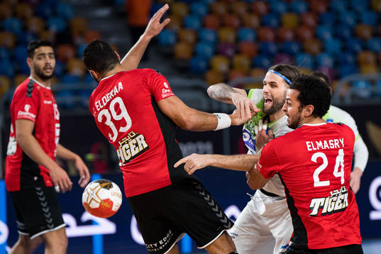 Dean Bombac of Slovenia against Yehia Elderaa and Ibrahim
