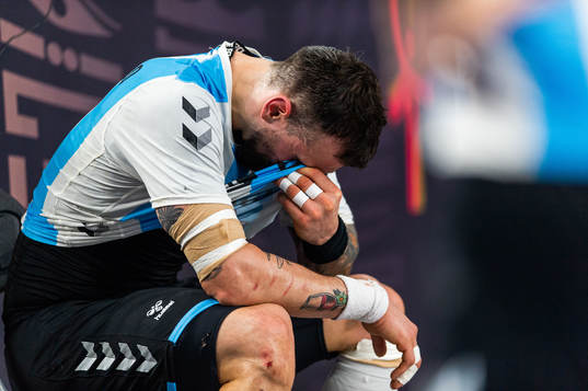 Lucas Dario Moscariello of Argentina looks dejected