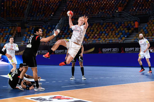 Ibrahim Elmasry of Egypt and Magnus Jensen of Denmark