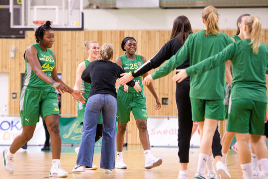 Alviks Abigail Asoro jublar