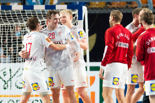 Lasse Andersson of Denmark celebrate