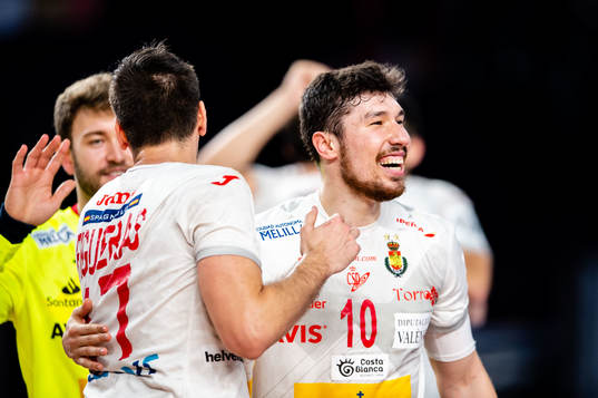 Alex Dujshebaev of Spain celebrates